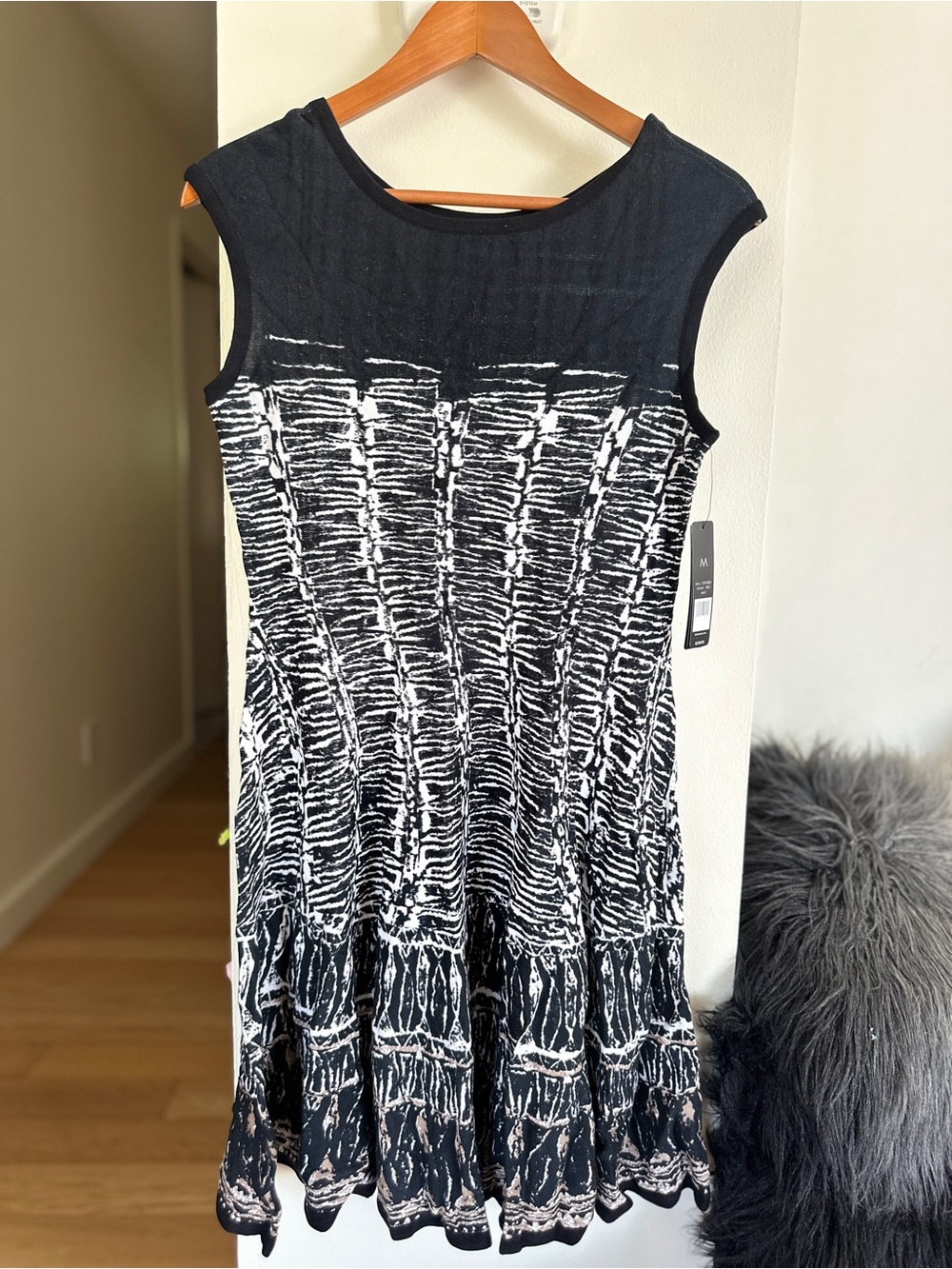 Nic+Zoe Black and White Printed Sleeveless Dress medium
